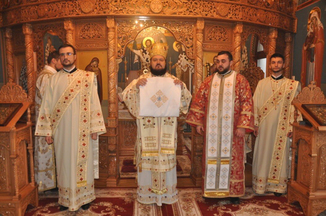 Liturghie arhierească la Centrul eparhial al Episcopiei Sălajului 163291