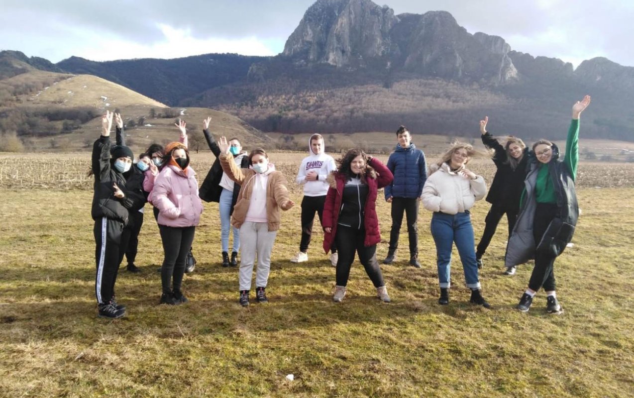 Tabără de formare pentru tinerii voluntari  din judeţul Alba 163409