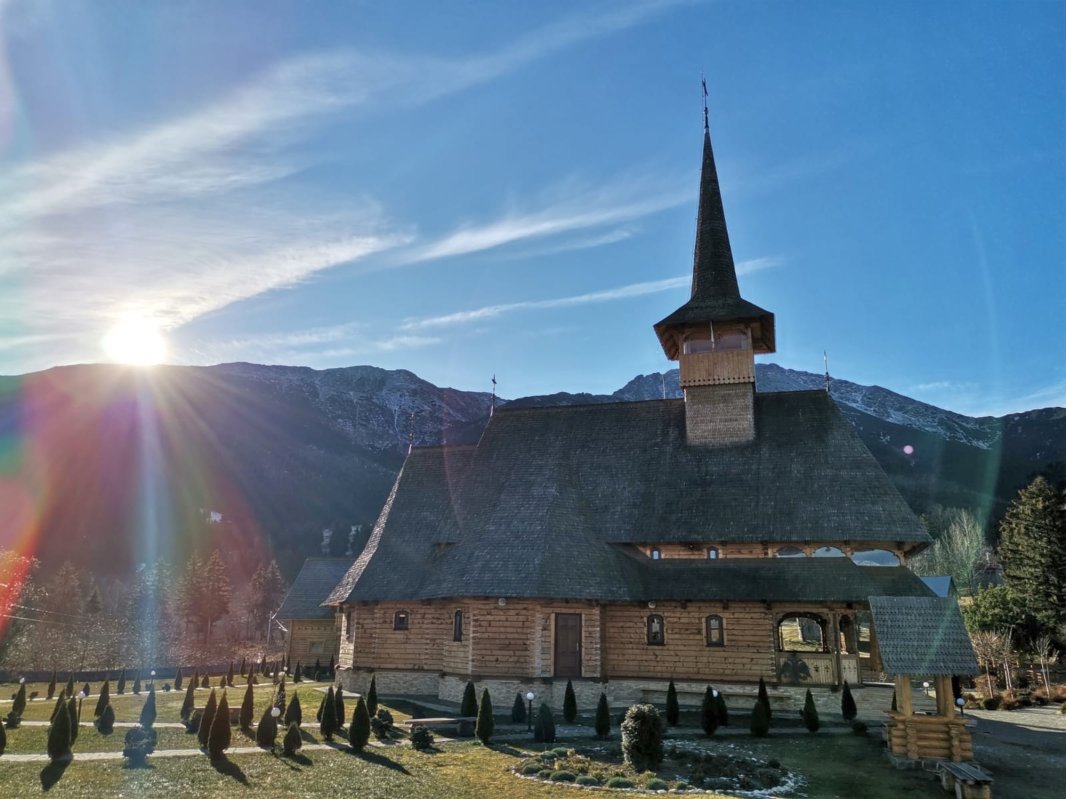 Spiritualitate și dăruire la Mănăstirea Pietroasa-Borșa 163371