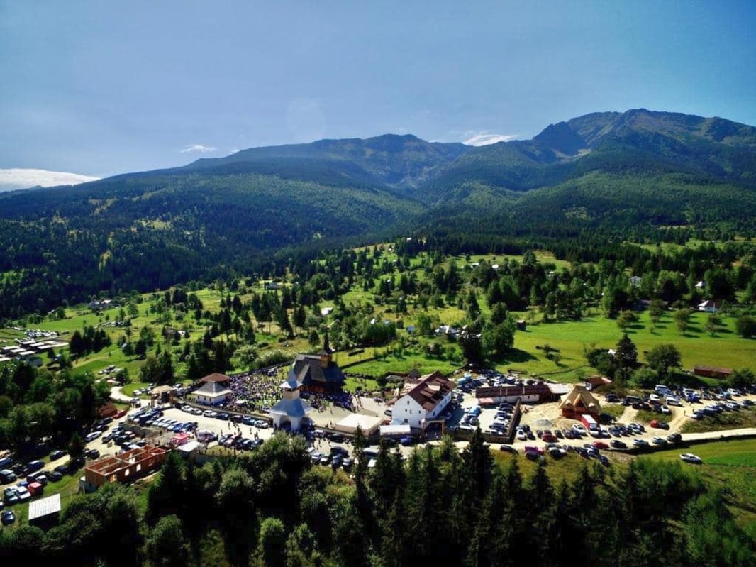 Spiritualitate și dăruire la Mănăstirea Pietroasa-Borșa 163376