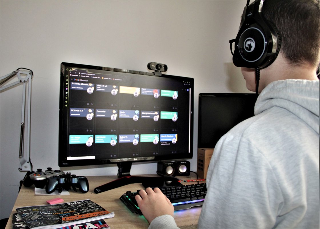 „Distanţarea socială” ne însingurează copiii 163611