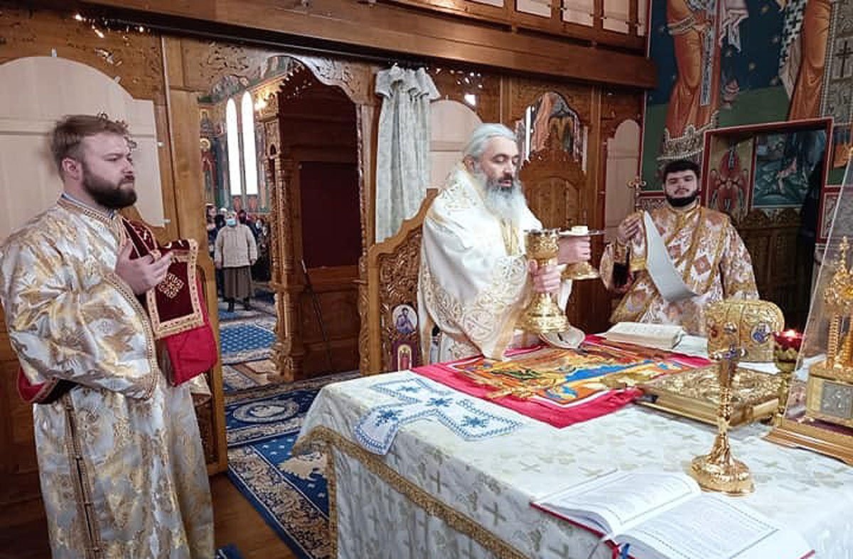 „Întâlnirea cu Dumnezeu aduce în sufletul nostru pace, linişte şi bucurie” 163570