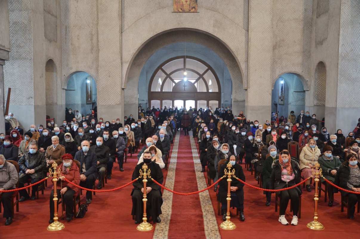 Slujire la Catedrala Episcopală din Oradea 163622