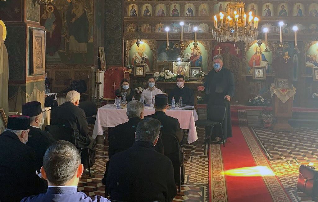 Întâlnire cu preoții care administrează cimitire parohiale în Protopopiatul Câmpina 163792