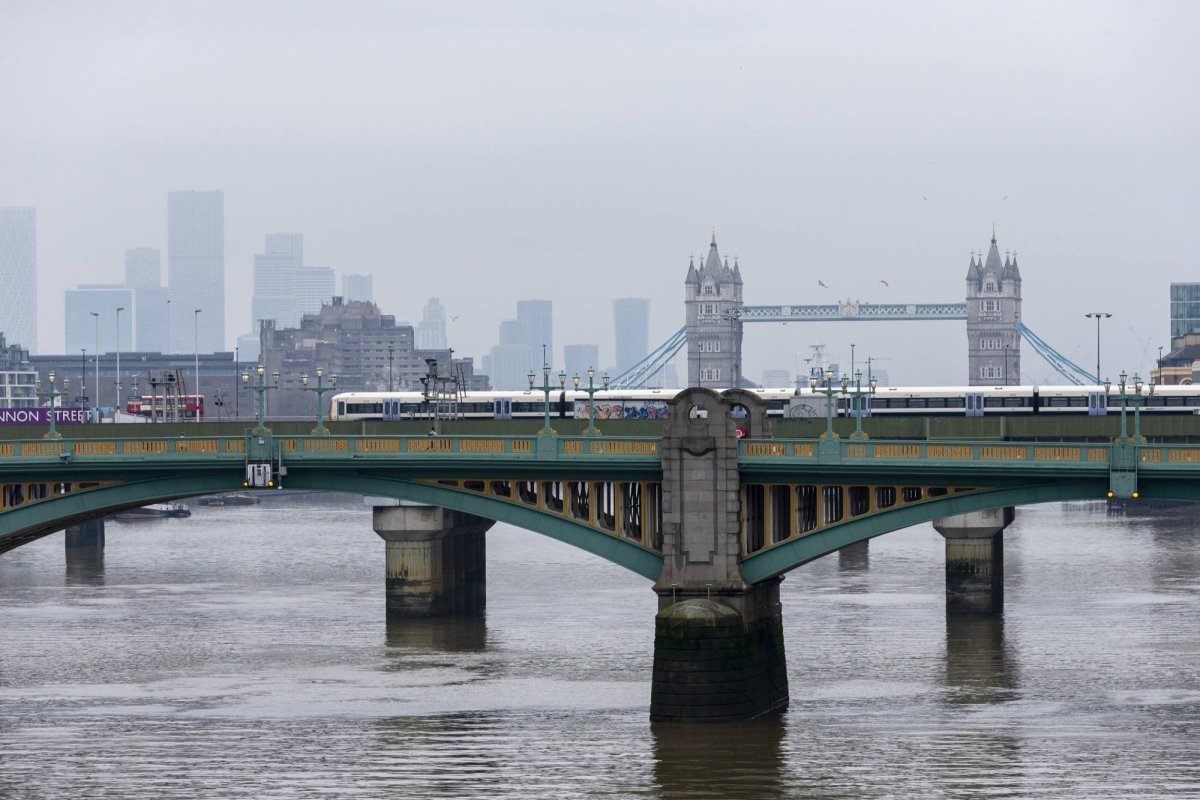 Aproape 28 de milioane de britanici au probleme financiare  163932