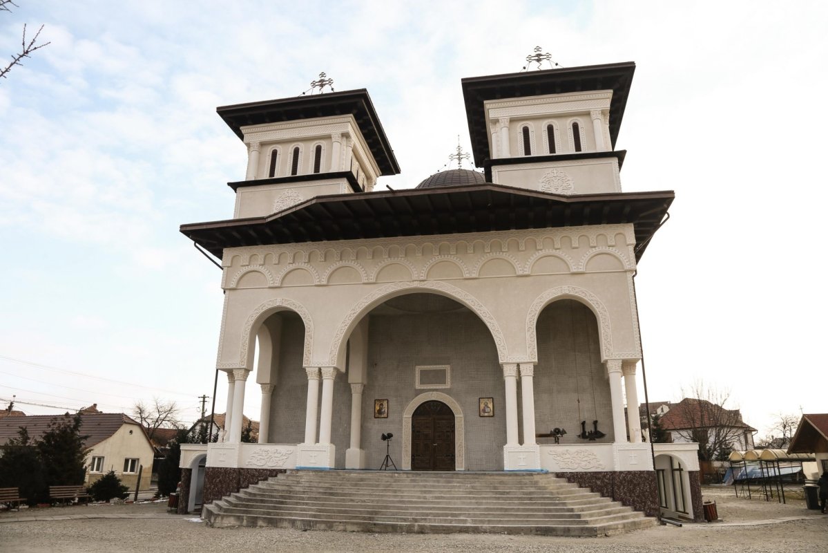 „Credinţa adevărată este a-L iubi pe Dumnezeu şi a împlini poruncile Lui” 163968