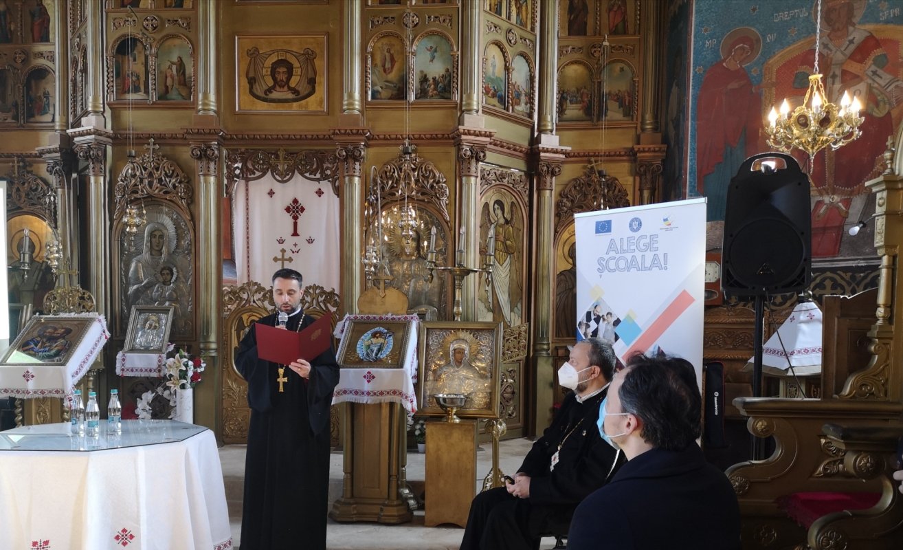 Proiectele „Hristos împărtăşit copiilor” şi „Alege şcoala!”, o binefacere pentru Familie, Şcoală și Biserică 164223