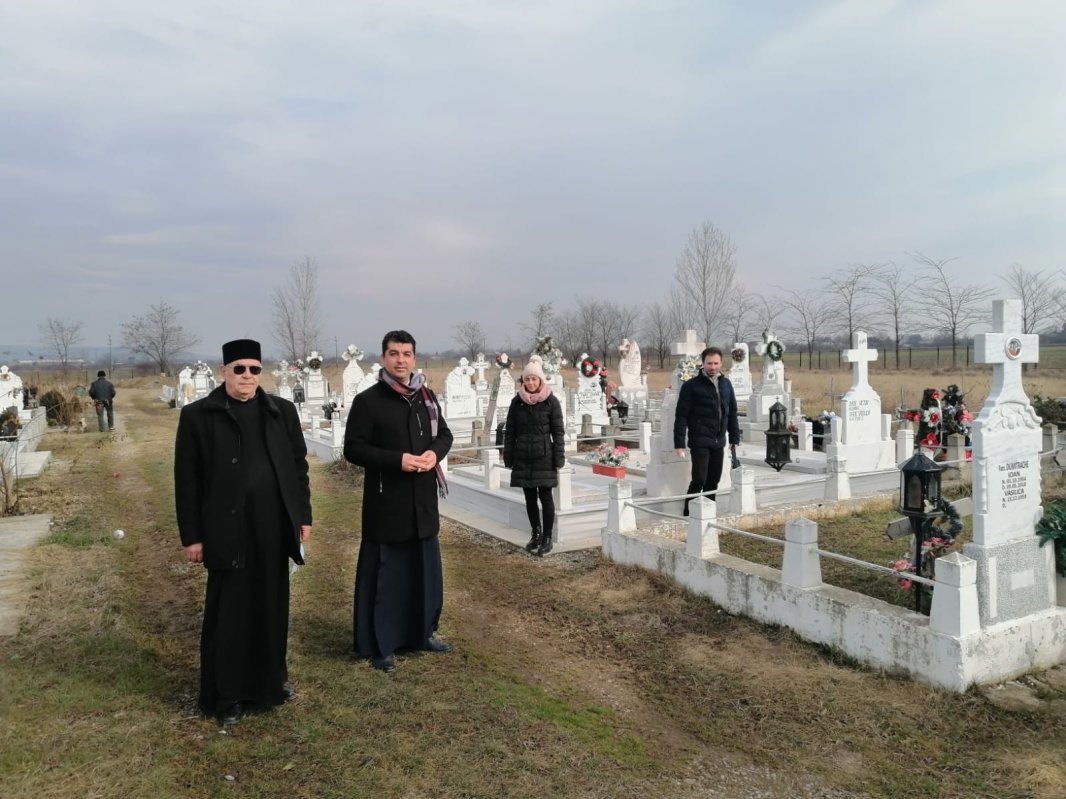 Întâlnire cu preoții care administrează cimitire parohiale în Protopopiatul Urlați 164317