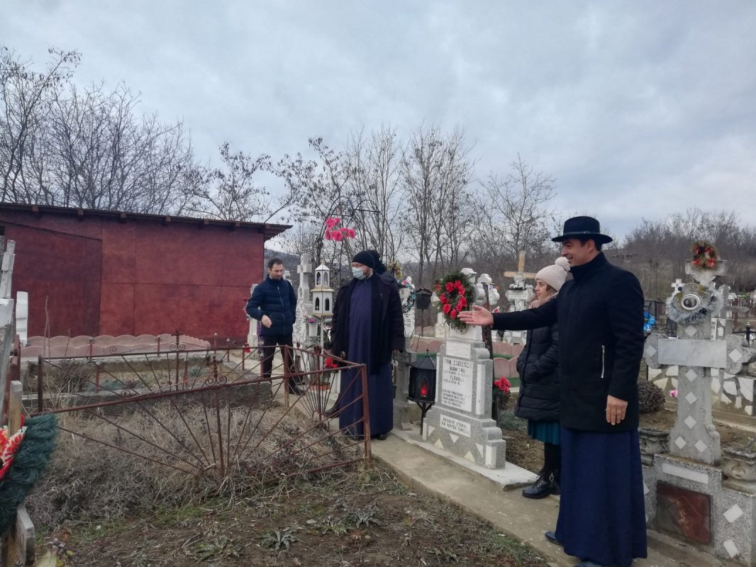 Întâlnire cu preoții care administrează cimitire parohiale în Protopopiatul Urlați 164318