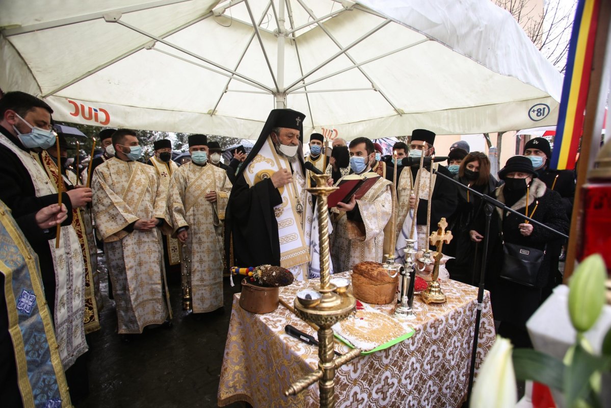 Părintele Mircea Păcurariu, pomenit la 40 de zile de la trecerea sa la Domnul 164347