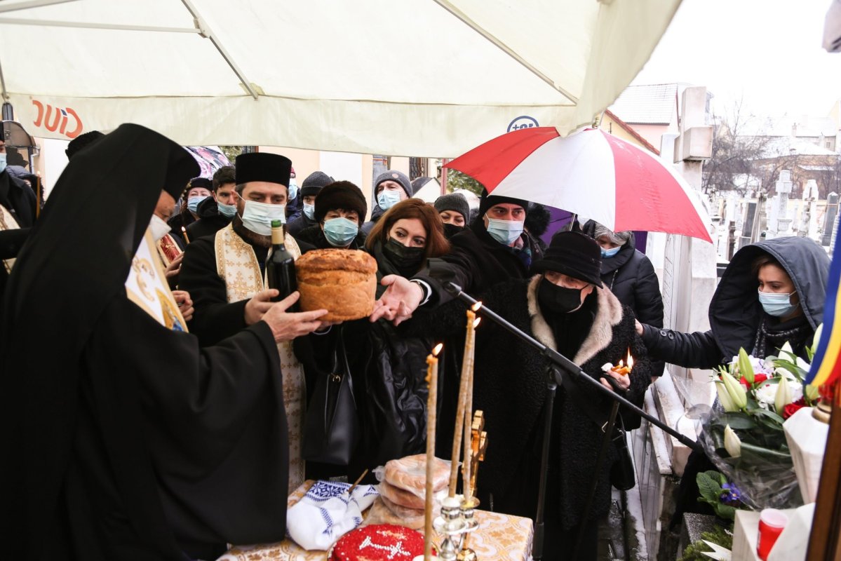 Părintele Mircea Păcurariu, pomenit la 40 de zile de la trecerea sa la Domnul 164350