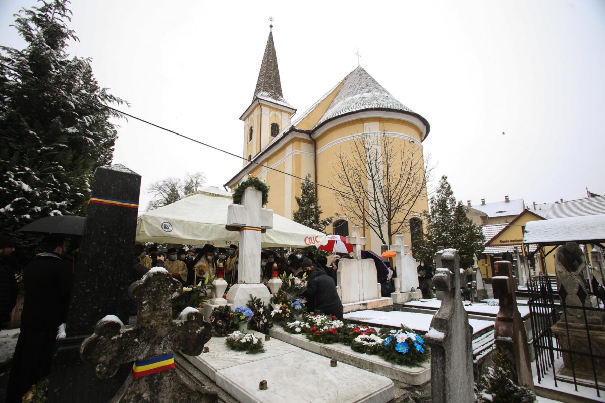 Părintele Mircea Păcurariu, pomenit la 40 de zile de la trecerea sa la Domnul 164351