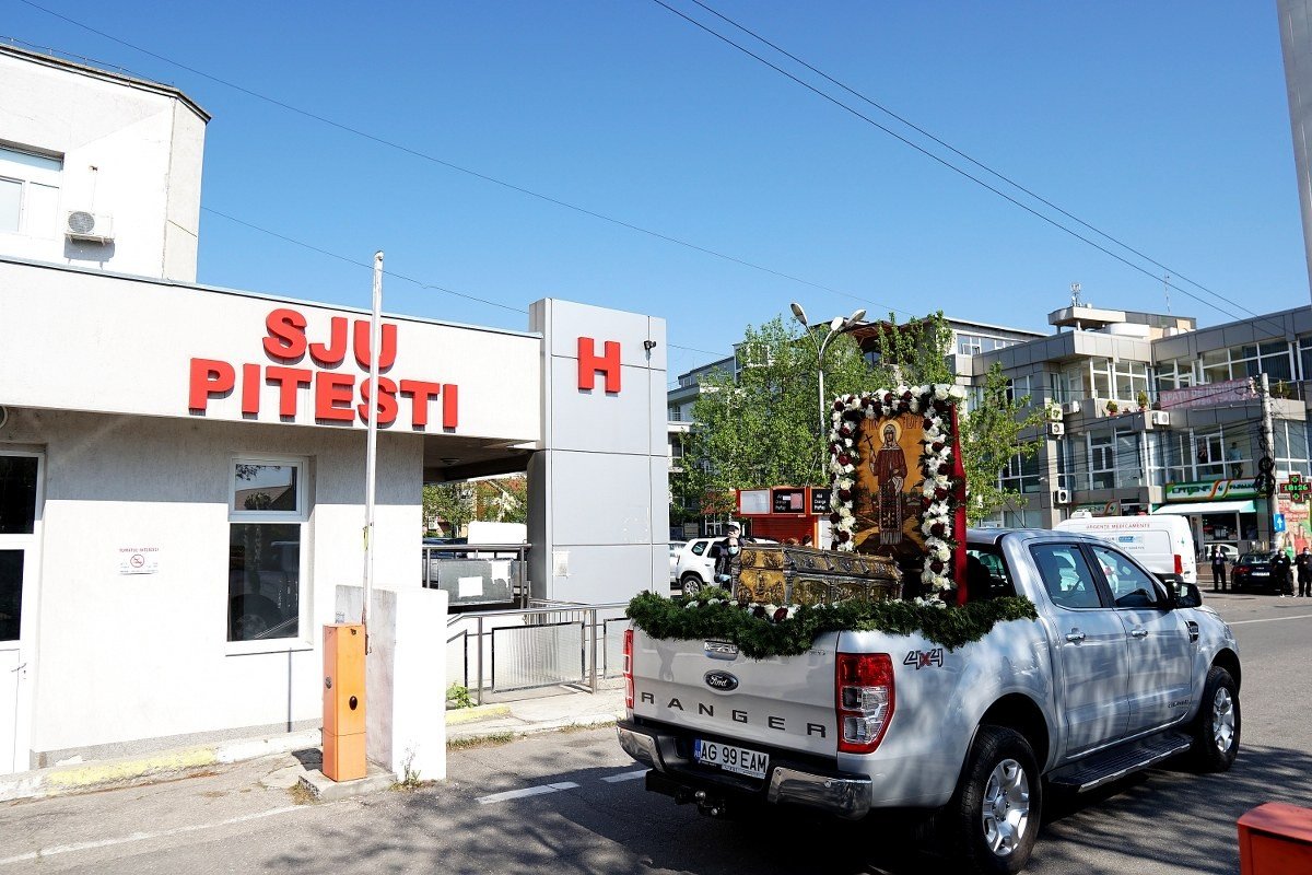 În luptă cu pandemia, Biserica a intensificat rugăciunea, filantropia şi protejarea sănătăţii oamenilor 164533