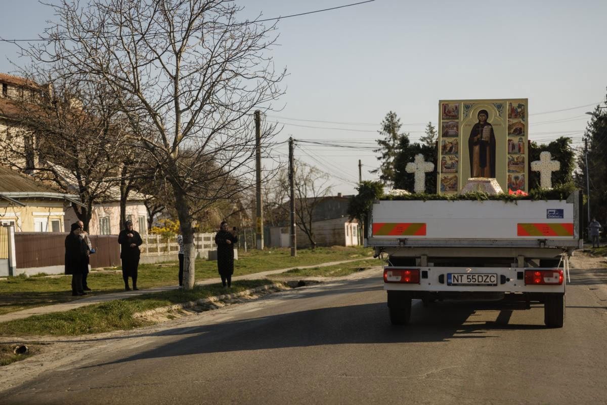 În luptă cu pandemia, Biserica a intensificat rugăciunea, filantropia şi protejarea sănătăţii oamenilor 164552