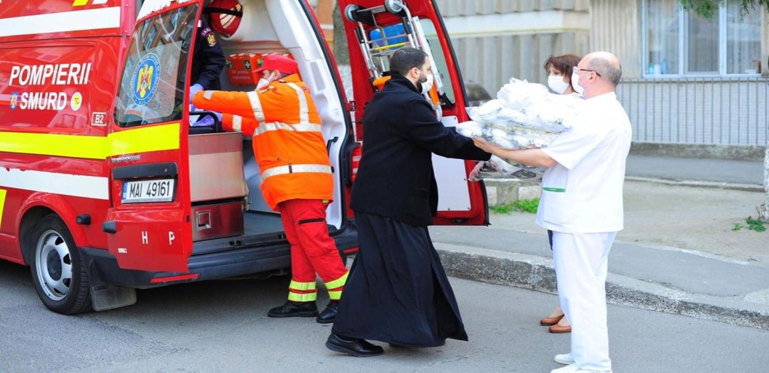 În luptă cu pandemia, Biserica a intensificat rugăciunea, filantropia şi protejarea sănătăţii oamenilor 164555