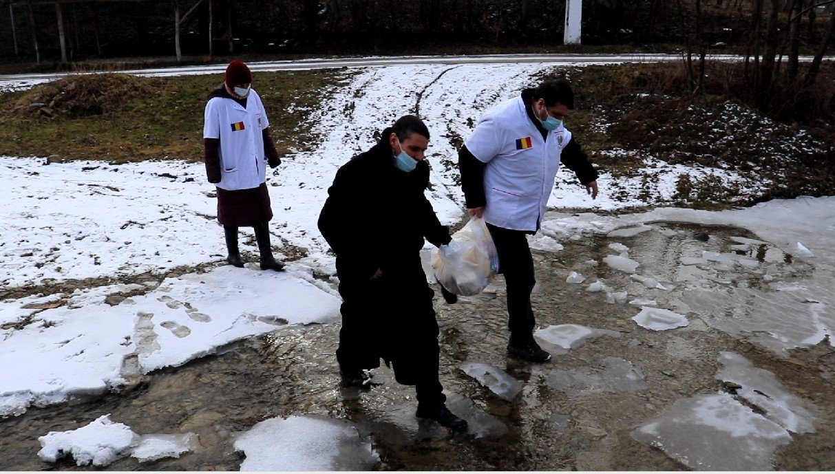 Voluntarii bucureșteni  în sprijinul familiilor prahovene 164504