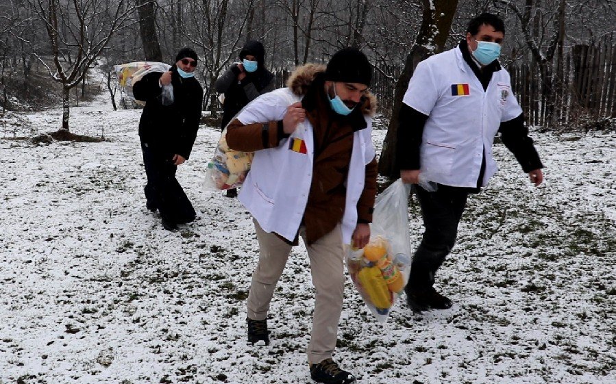 Voluntarii bucureșteni  în sprijinul familiilor prahovene 164505