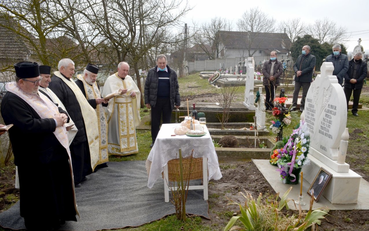Memoria părintelui Mircea Păcurariu cinstită în satul natal 164626