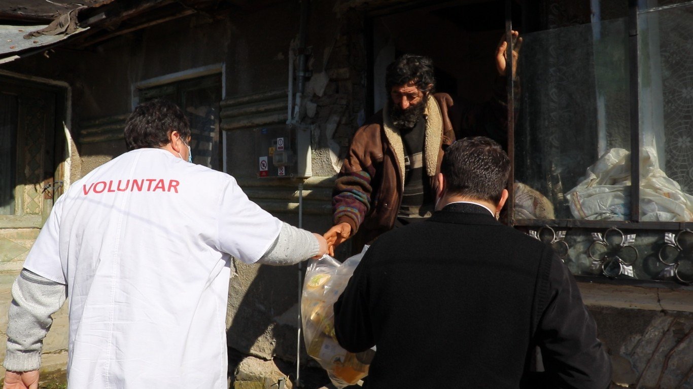 Sprijin pentru 25 de familii defavorizate din Slănic și Vărbilău 164712