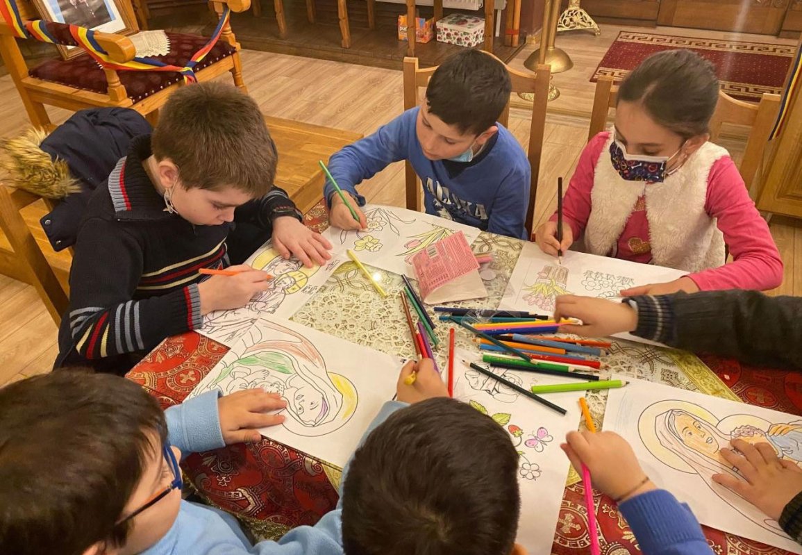 Atelierul de creație „Dar pentru mama” în Parohia Delenii 164801