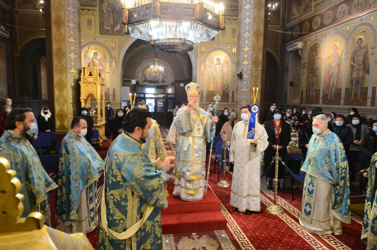 Hirotonie la Catedrala Arhiepiscopală din Târgoviște 164825
