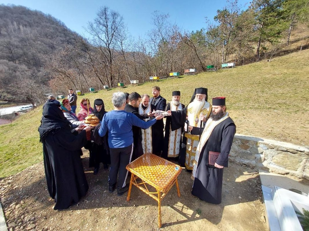 Slujiri arhiereşti în eparhii din Mitropolia Olteniei 164827