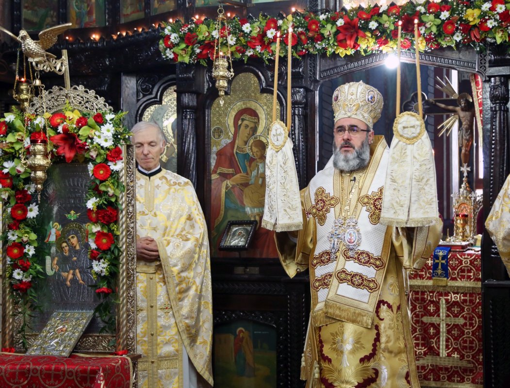 Slujiri şi binecuvântări arhiereşti în Duminica Întoarcerii Fiului risipitor 164833