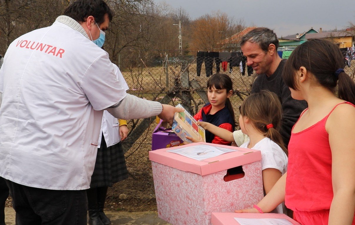 Noi familii prahovene sprijinite de voluntarii bucureșteni 165058