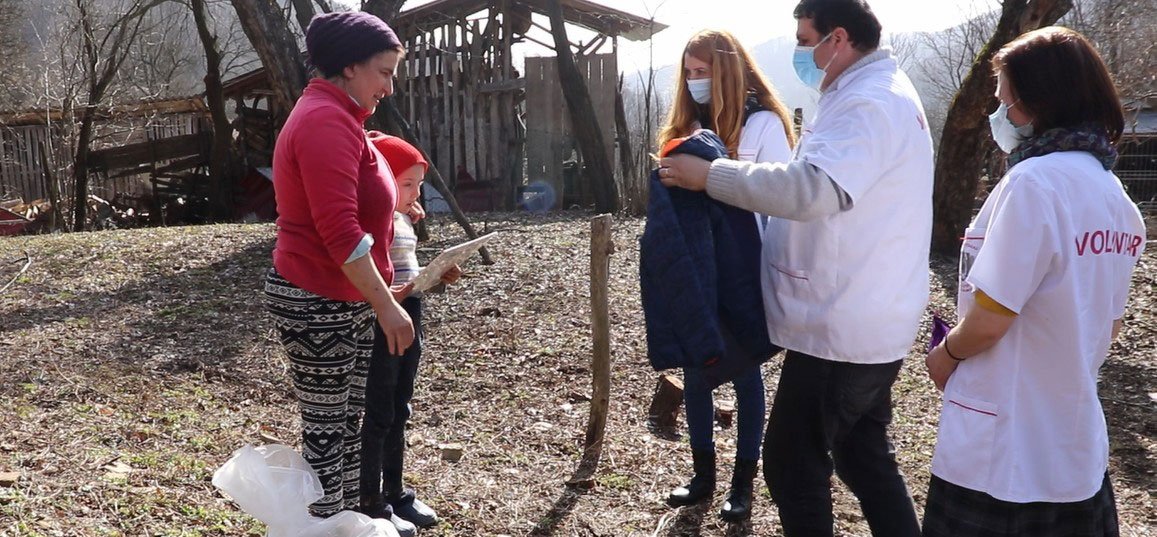 Noi familii prahovene sprijinite de voluntarii bucureșteni 165060