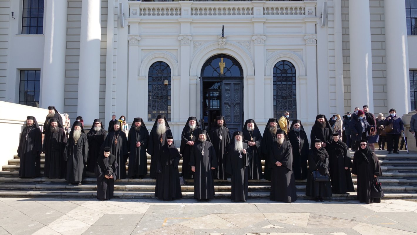 Sinaxă cu stareții și starețele din județul Iași 165162