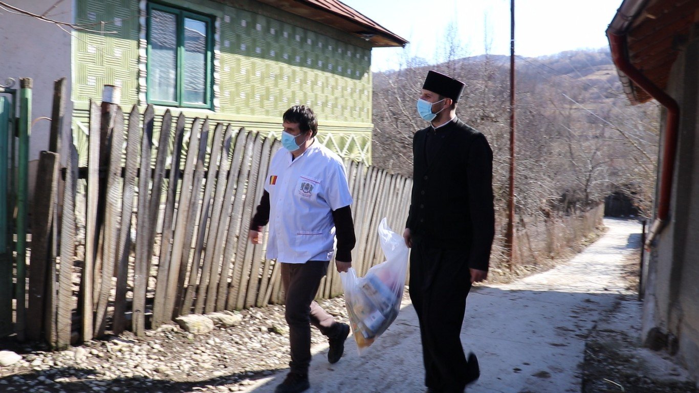 Ajutor pentru 24 de familii nevoiaşe din Prahova 165224