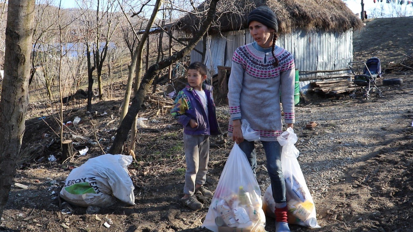 Ajutor pentru 24 de familii nevoiaşe din Prahova 165225