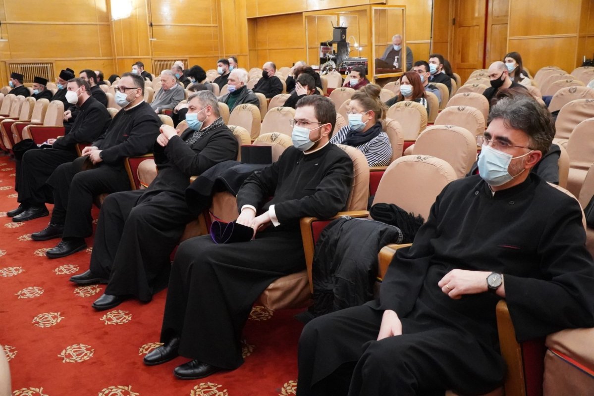 Conferință și lansare de carte la Galați 165360