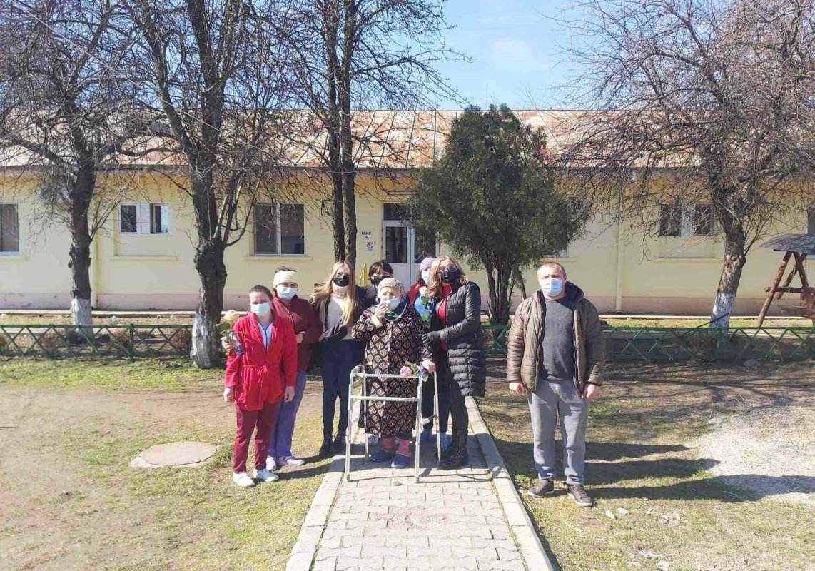 Daruri pentru bunicii din Centrul Tutova 165446