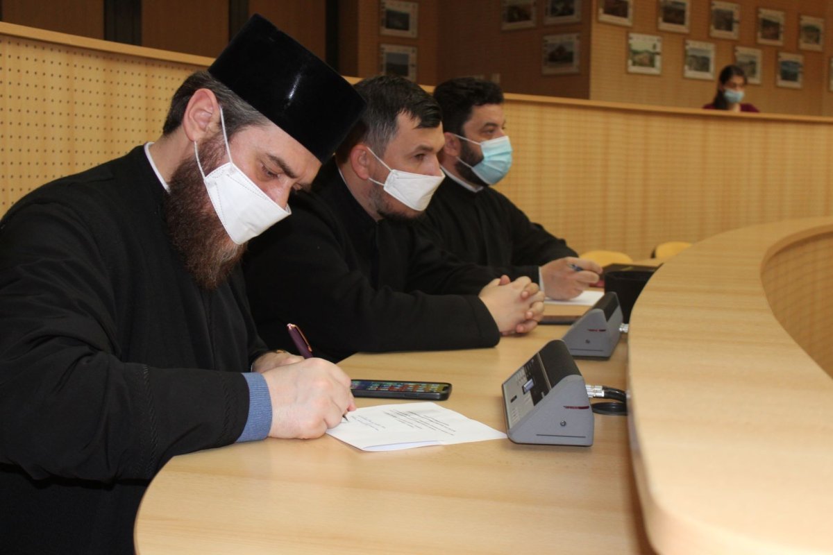 Întâlnire de lucru la Consiliul Judeţean Sibiu cu reprezentanţii cultelor religioase 165344