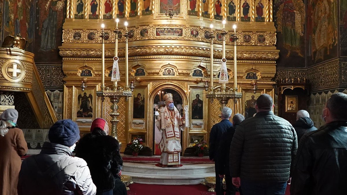 Slujiri şi binecuvântări arhiereşti în Duminica Înfricoşătoarei Judecăţi 165398