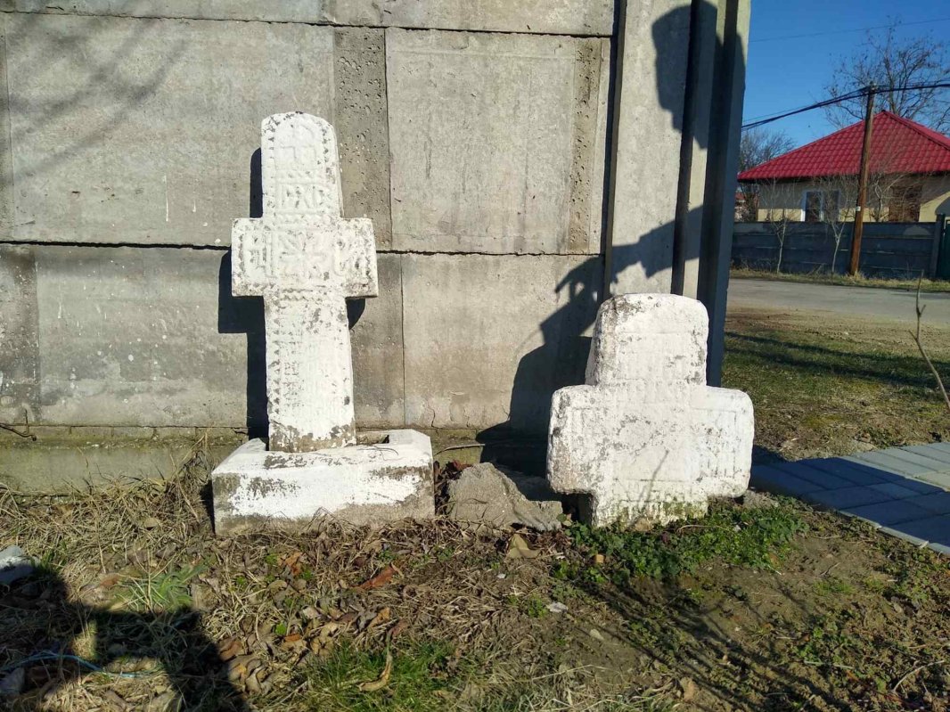 Istoria acestui neam  e scrisă pe crucile cimitirelor noastre 165823