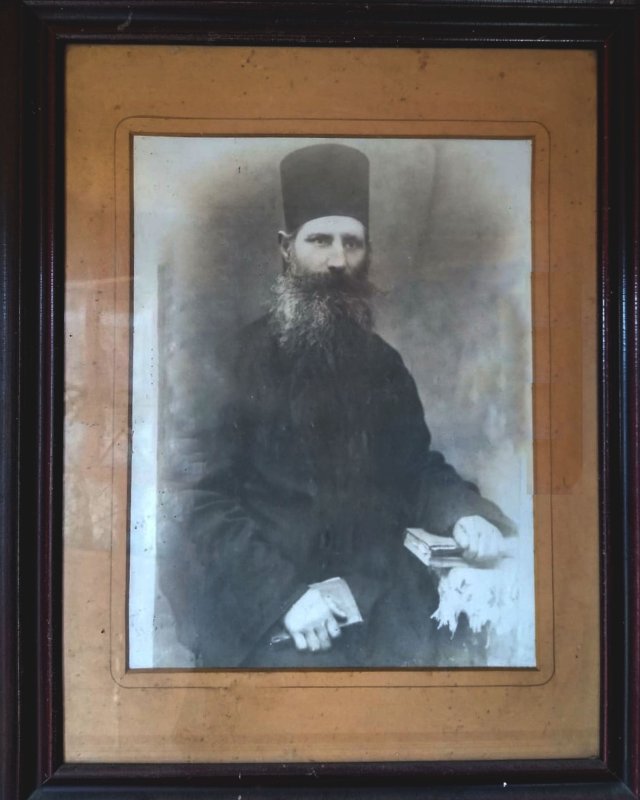 Istoria acestui neam  e scrisă pe crucile cimitirelor noastre 165847