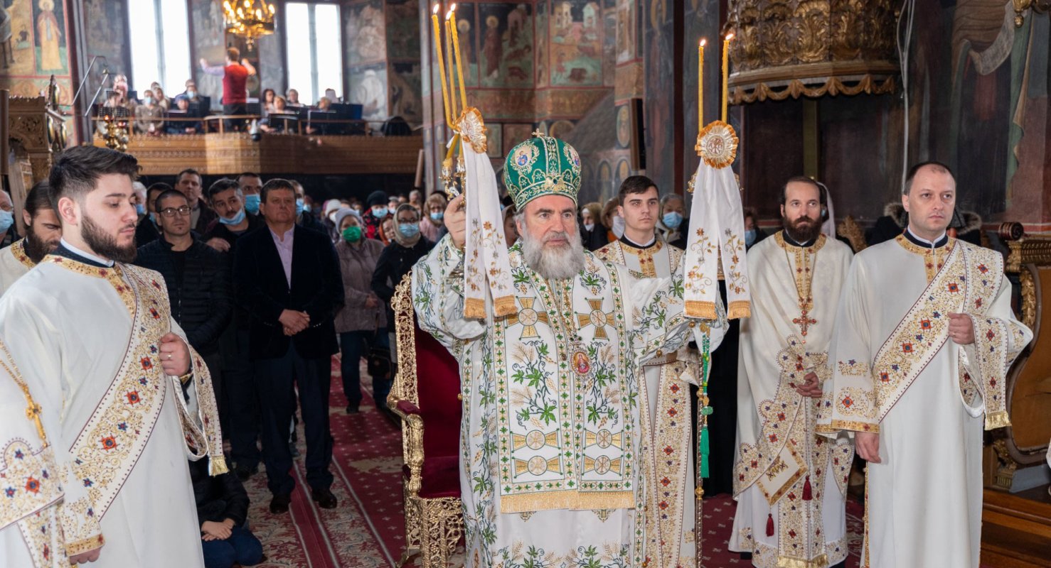 Duminica iertării la Catedrala Arhiepiscopală din Roman 166035