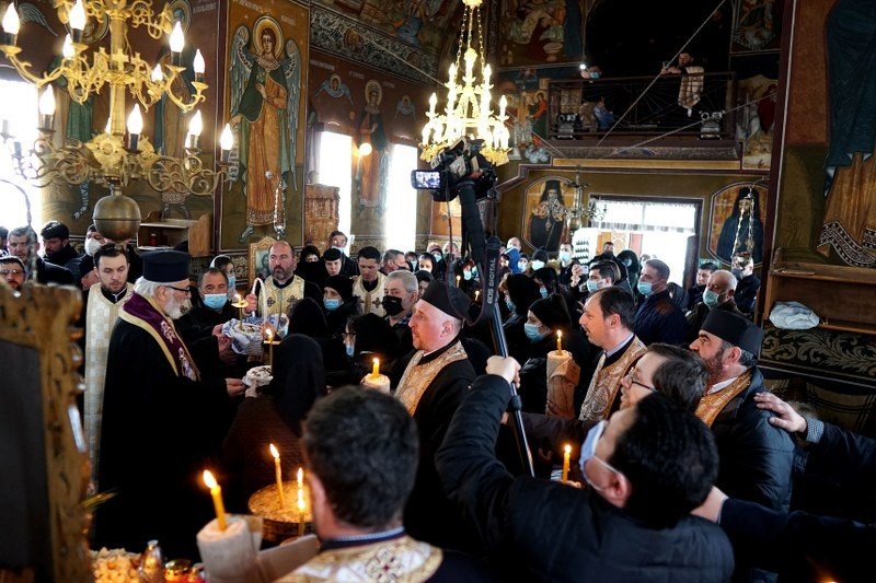 Preotul Mihail Cătălin Boşomoiu a fost înmormântat 166012