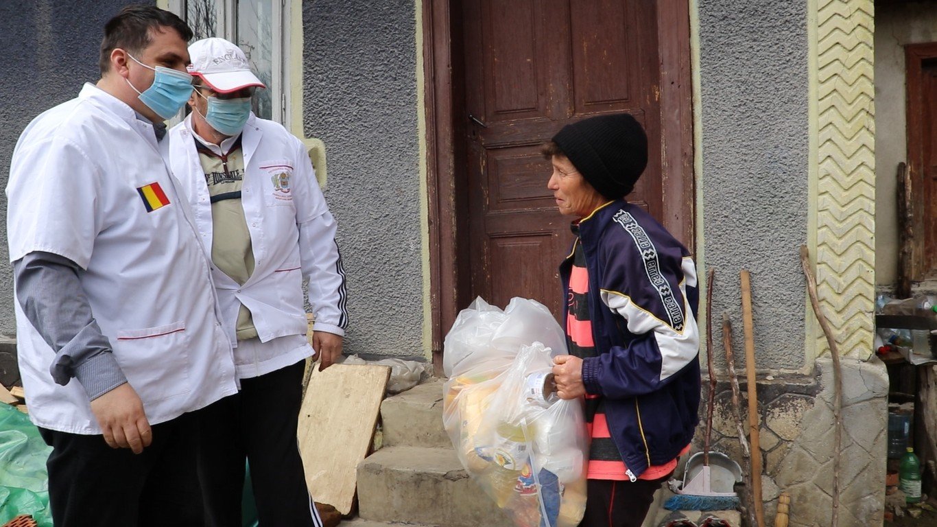 Un nou sprijin pentru 34 de familii din partea voluntarilor bucureșteni 166736