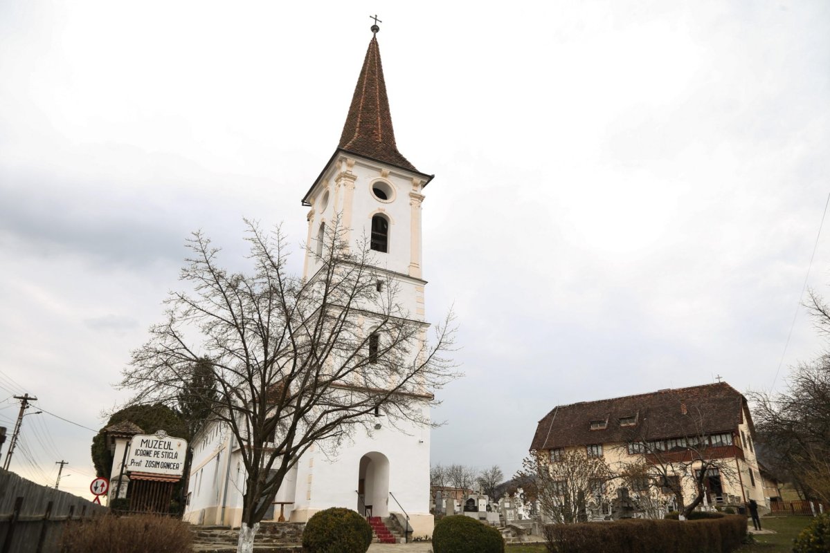 Liturghie arhierească în Parohia Sibiel, judeţul Sibiu 167056