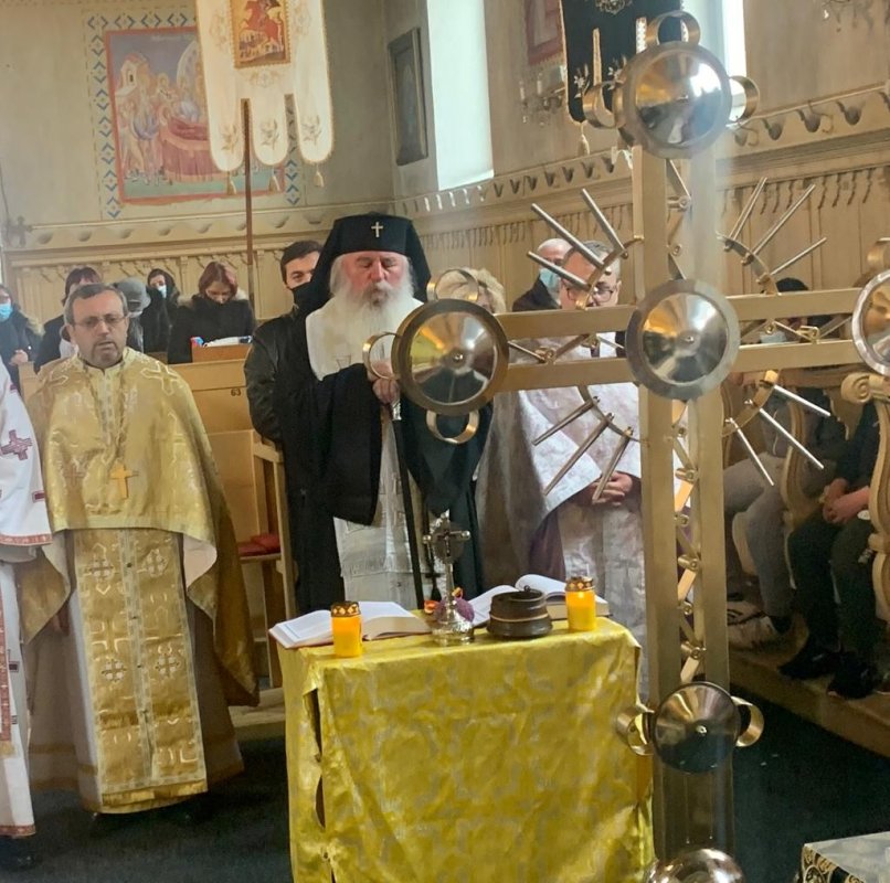 Sfințirea noii cruci a bisericii din Birda, județul Timiș 167106