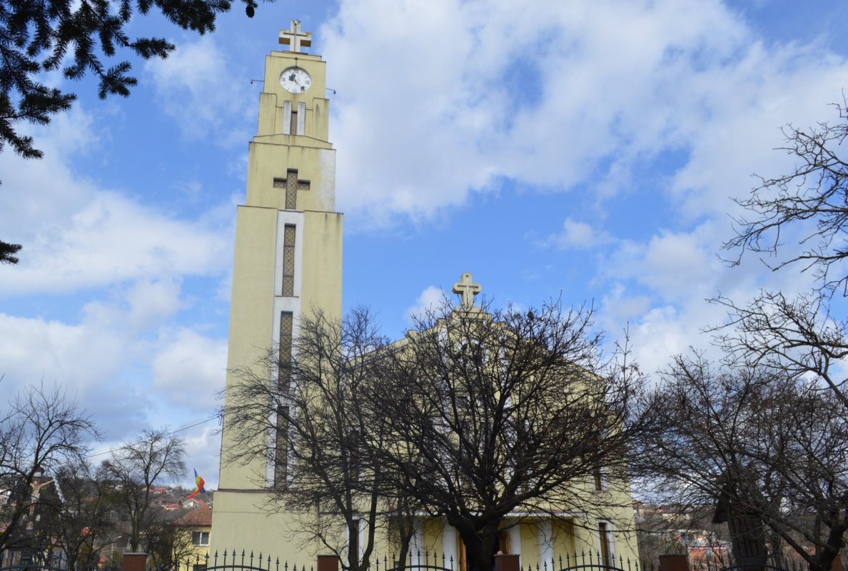 Hramul parohiei clujene „Buna Vestire” Iris 167165