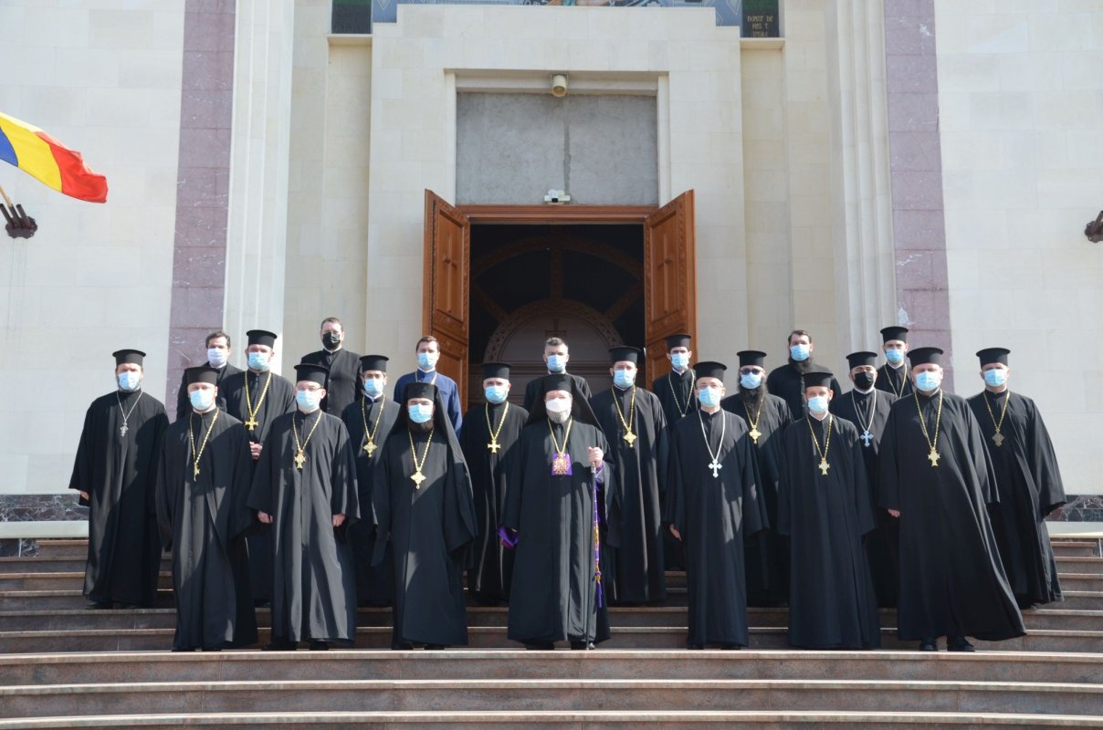 O sută de ani de la hirotonia Episcopului Roman Ciorogariu al Oradiei 167244