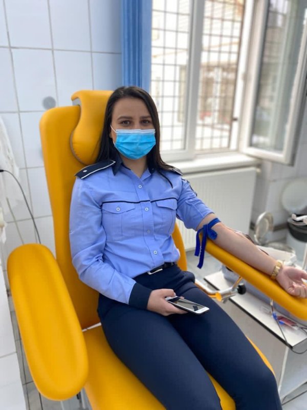 Poliţiştii sibieni, implicaţi în campania „Donează sânge, salvează o viaţă!” 167314