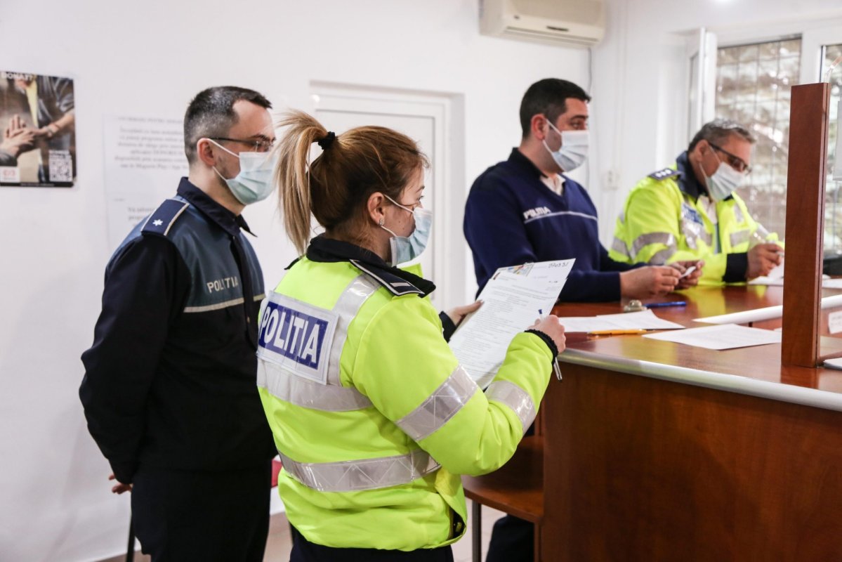 Poliţiştii sibieni, implicaţi în campania „Donează sânge, salvează o viaţă!” 167315