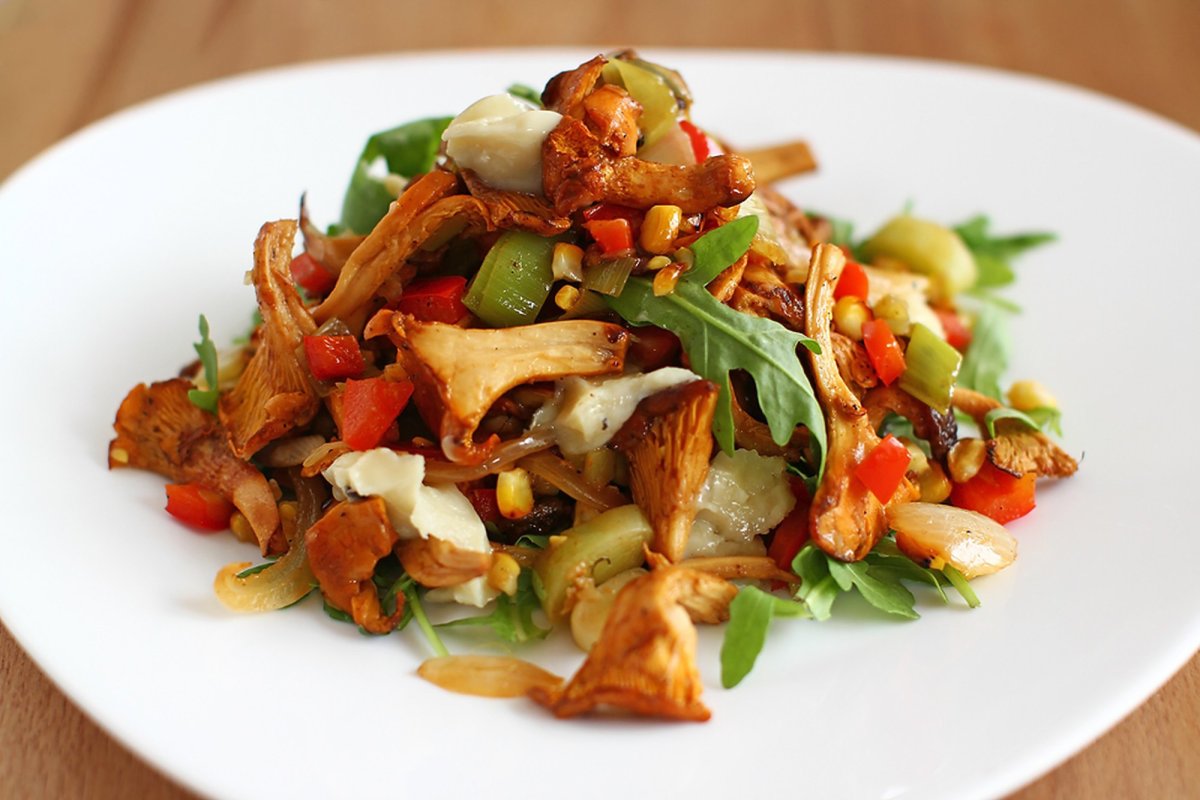 Salată de ciuperci cu praz și porumb 167511