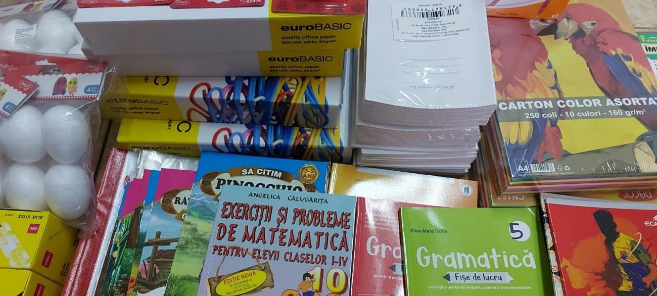 Sprijin material și educațional pentru 405 copii aflați în situații de risc din judeţul Alba 167388