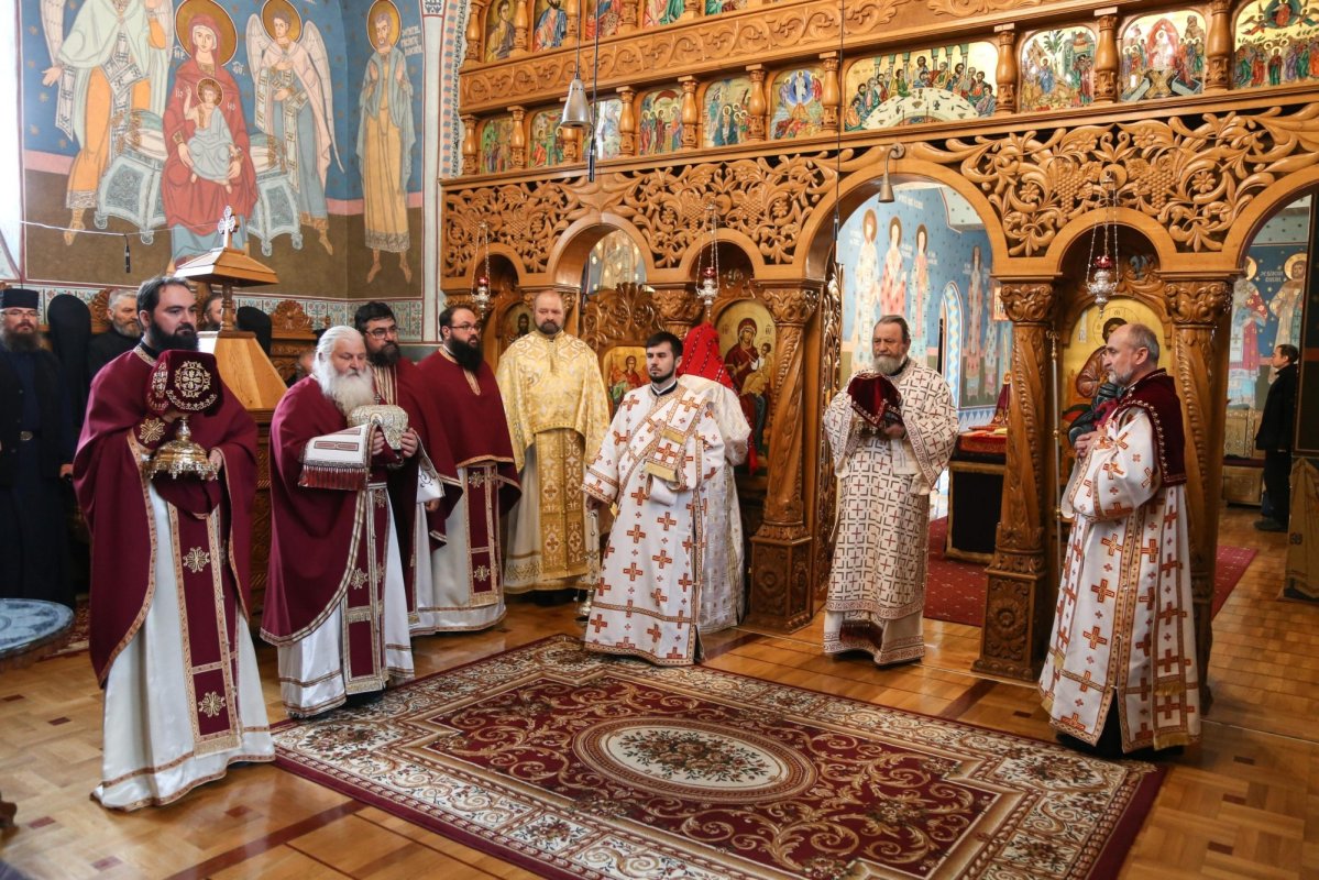 „Crucea este stindardul dreptei credinţe” 167556